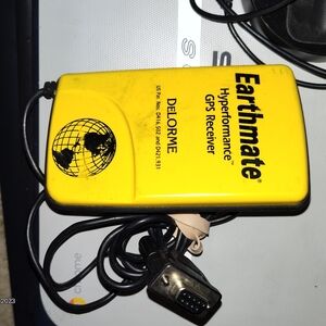 Earthmate Yellow GPS Receiver